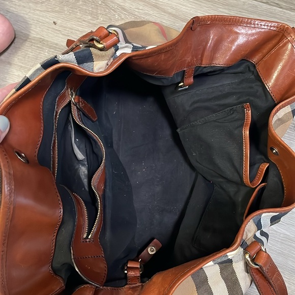 Burberry bag - Picture 4 of 8